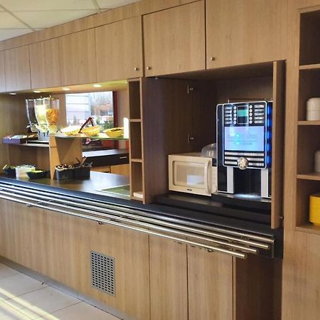 Welcomotel Coignieres Ngoại thất bức ảnh