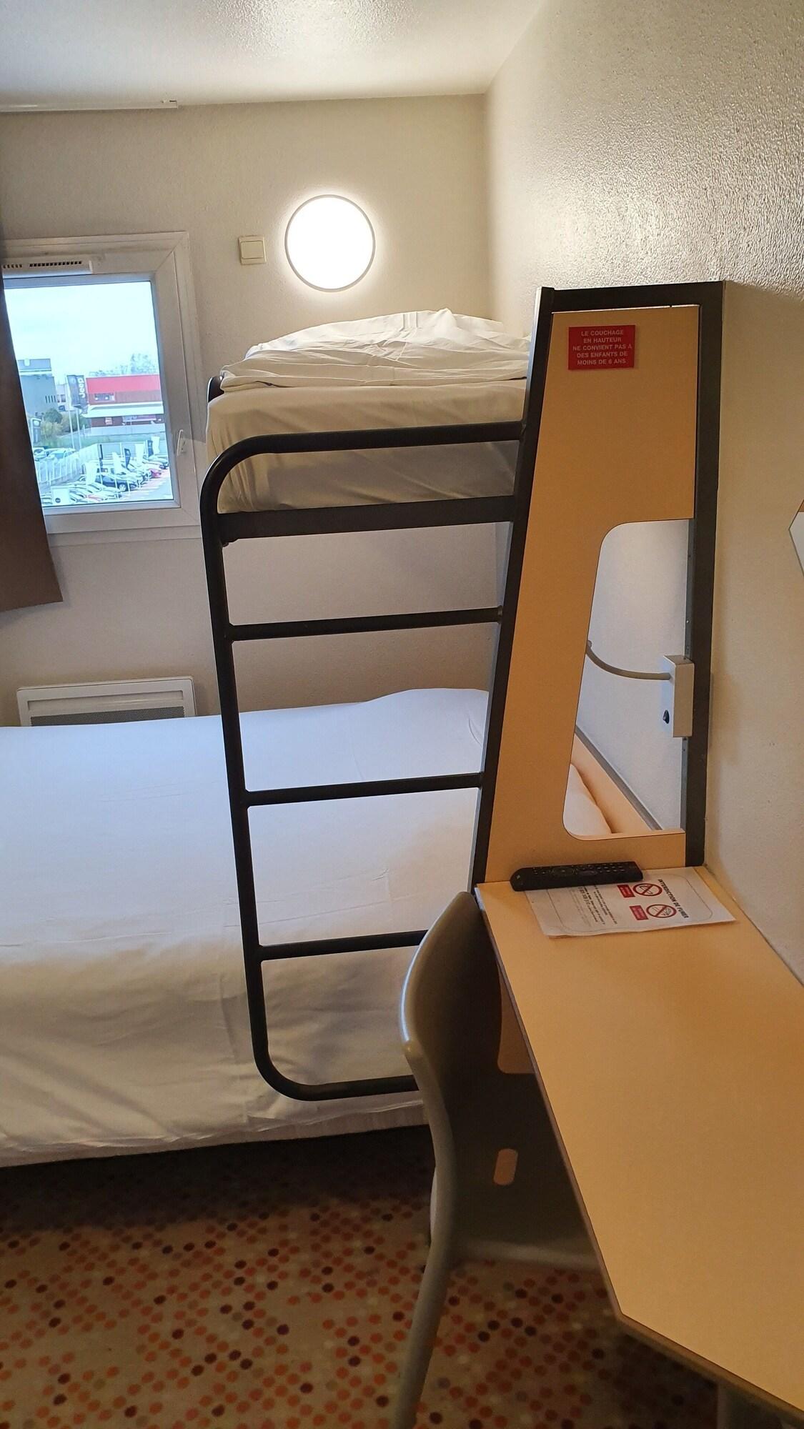 Welcomotel Coignieres Ngoại thất bức ảnh