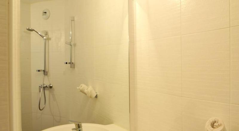 Welcomotel Coignieres Ngoại thất bức ảnh