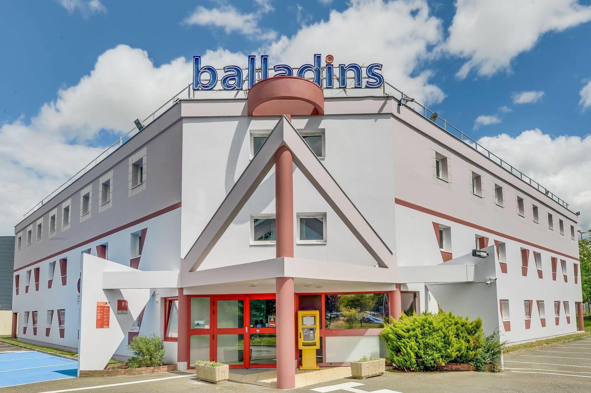 Welcomotel Coignieres Ngoại thất bức ảnh