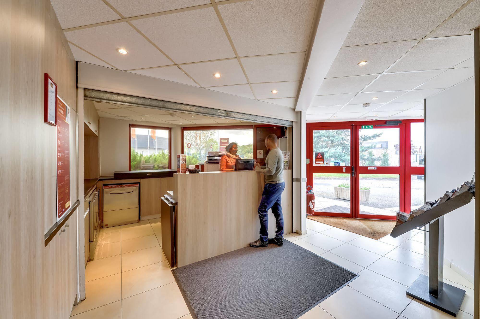 Welcomotel Coignieres Ngoại thất bức ảnh