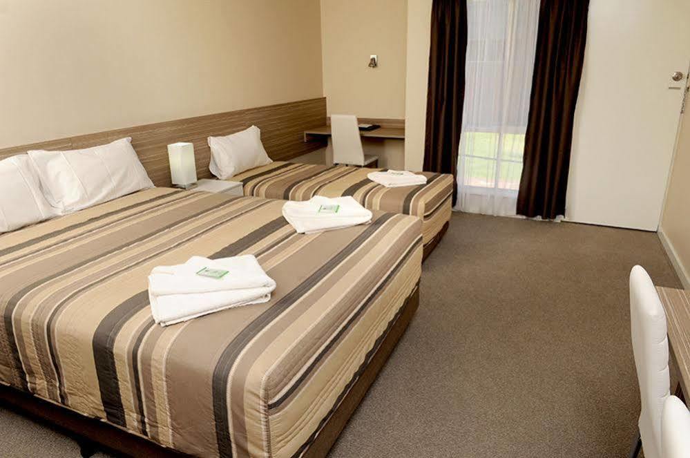 Welcomotel Coignieres Ngoại thất bức ảnh