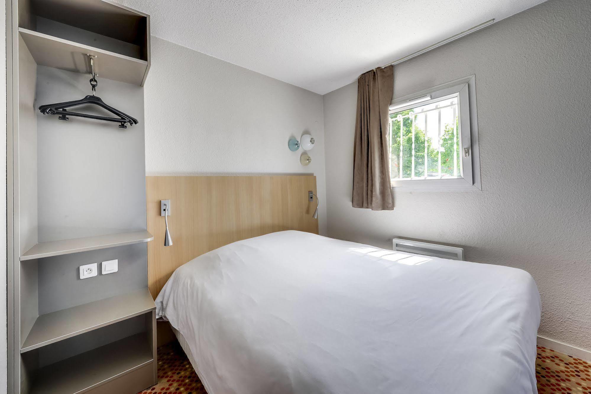 Welcomotel Coignieres Ngoại thất bức ảnh