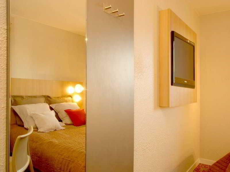 Welcomotel Coignieres Ngoại thất bức ảnh