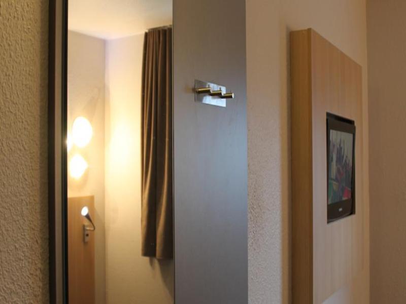 Welcomotel Coignieres Ngoại thất bức ảnh
